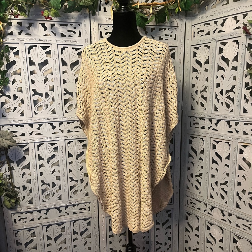 COLLECTIONS ETC. FANTASTIC GOLD & GLITTER OPEN KNIT LIGHT SWEATER SHAWL PONCHO